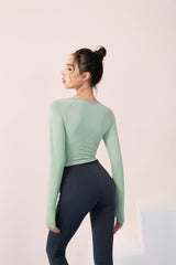 Round Neck Long Sleeve Cropped Sports Top