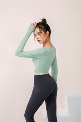 Round Neck Long Sleeve Cropped Sports Top