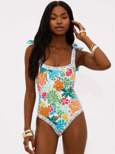 Conservative and fresh floral shoulder-strap slim bikini
