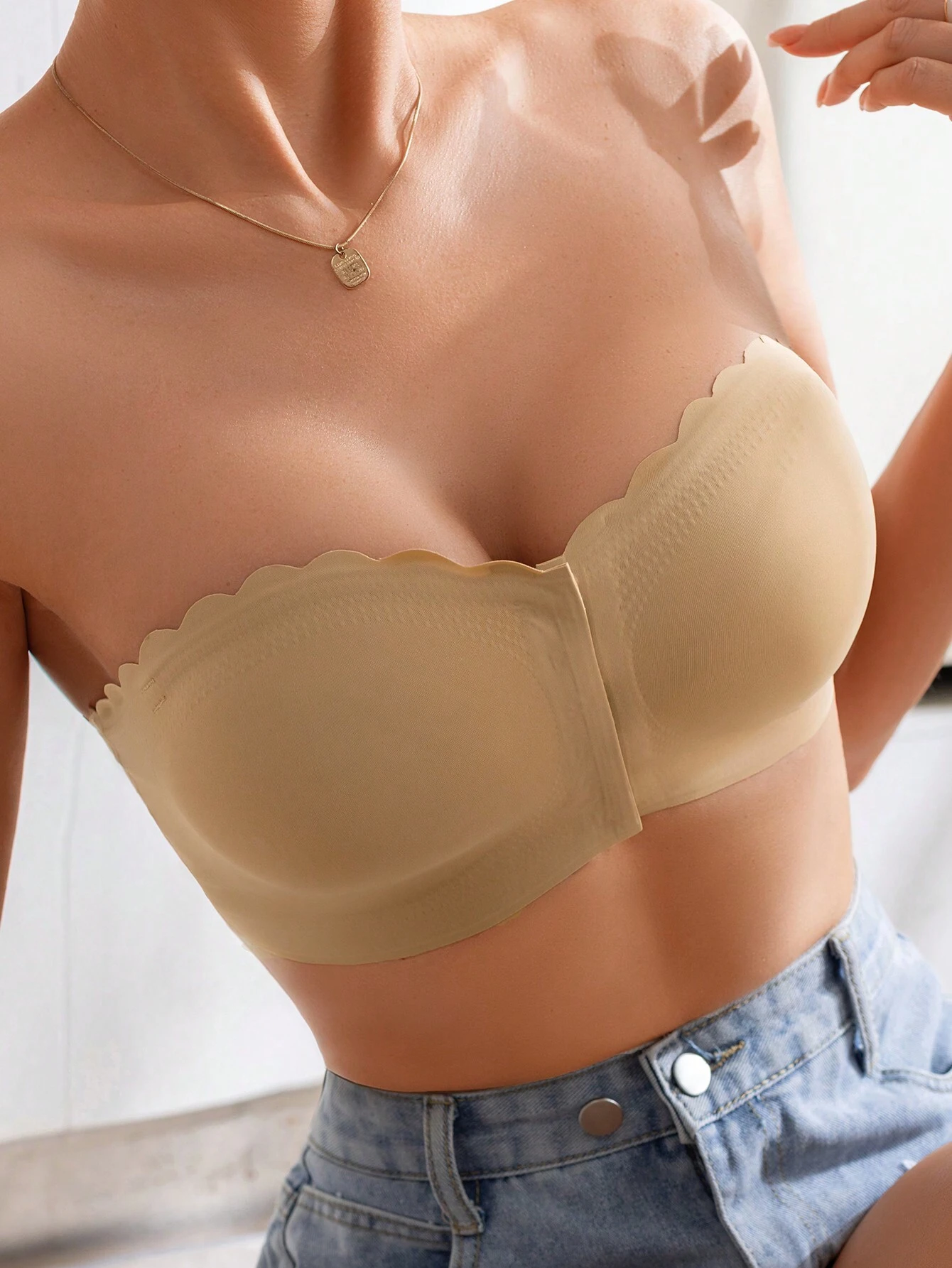 Front Closure Wireless Strapless Bra Beige