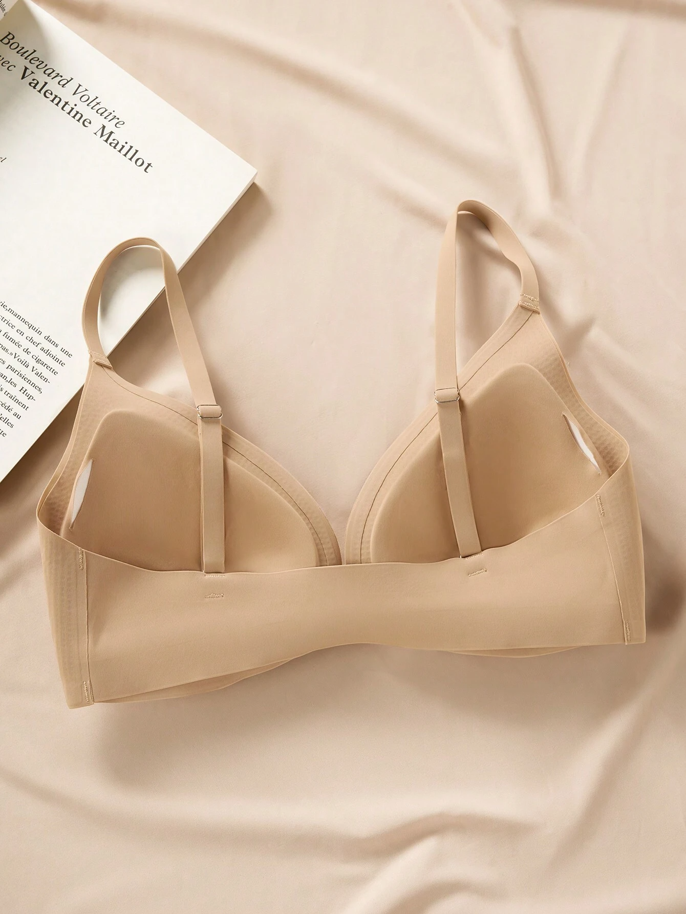 Comfortable Adjustable Straps Deep V Front Button Solid Color Wireless Bra Tan