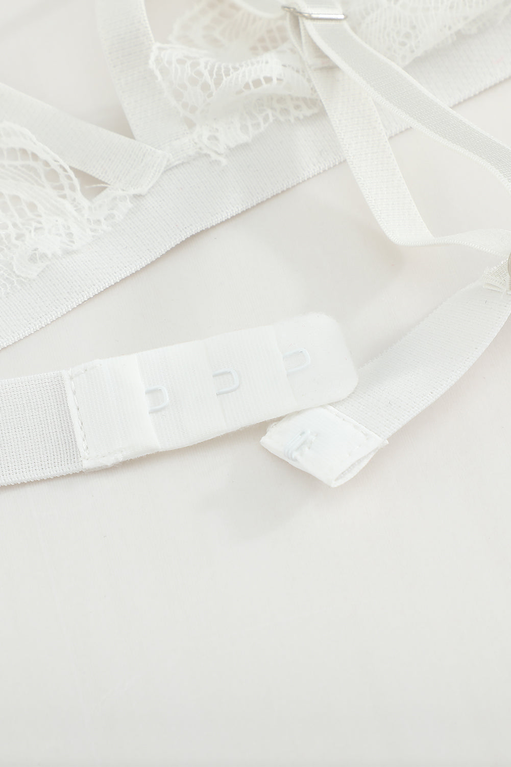 White Lace 3pcs Bra and Panty Sets