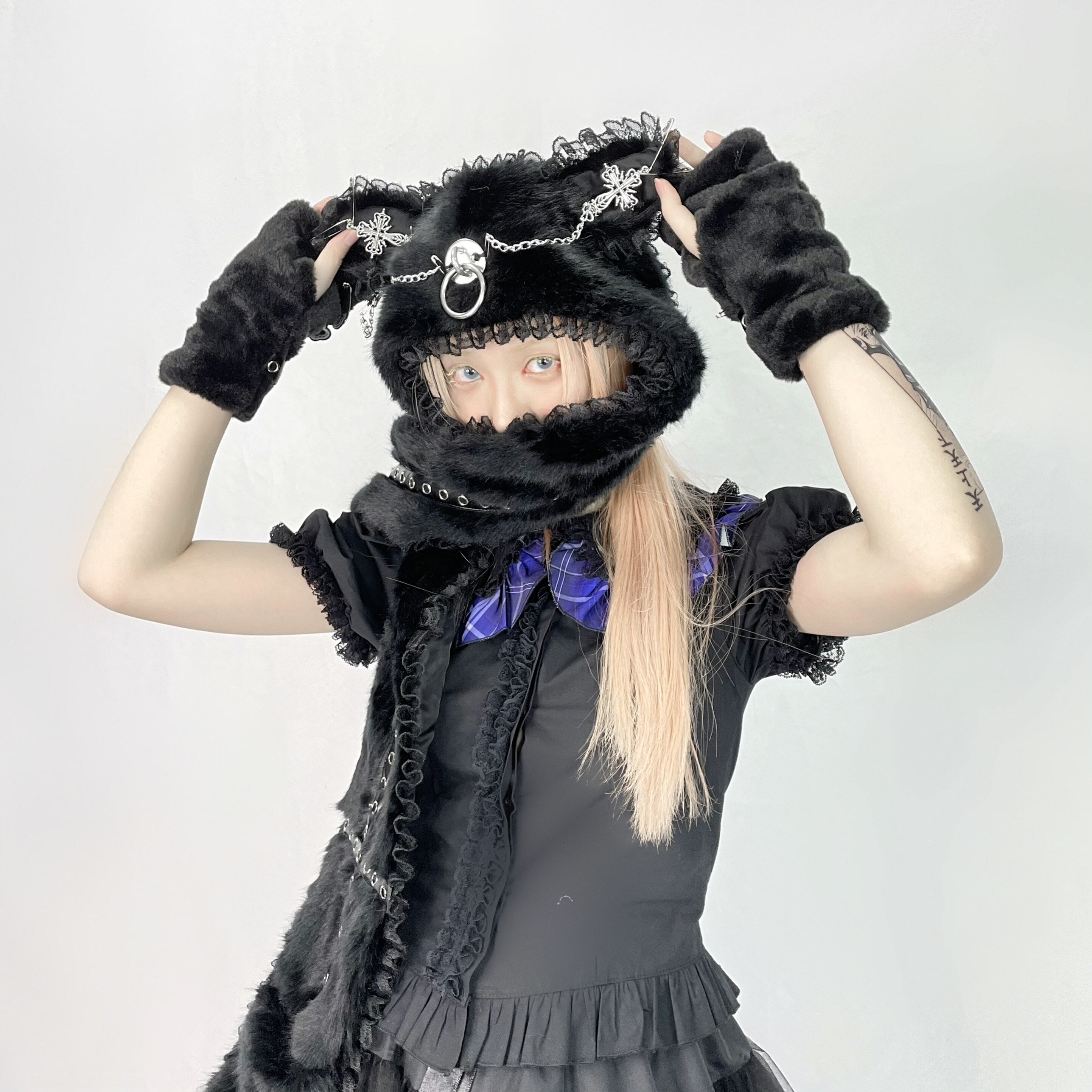 Harajuku Skull Plush Arm Warmers