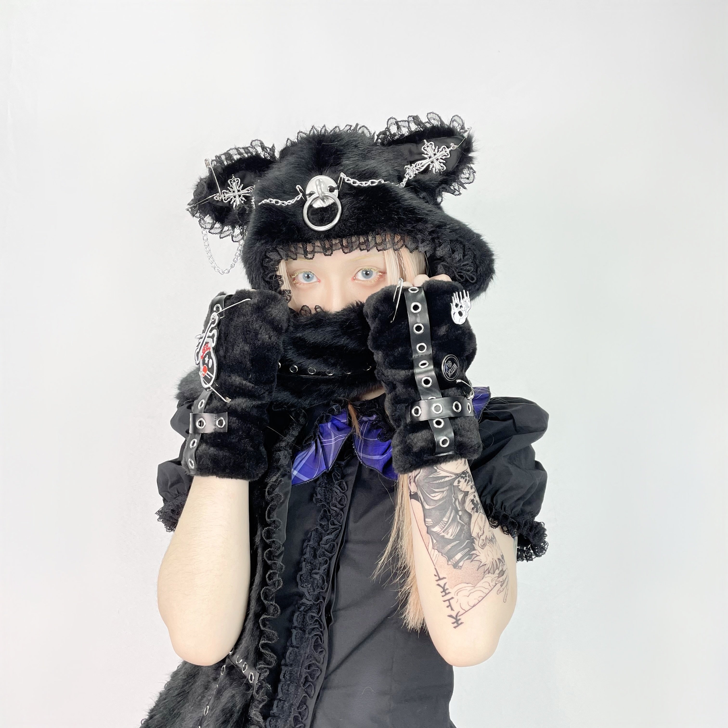 Harajuku Skull Plush Arm Warmers