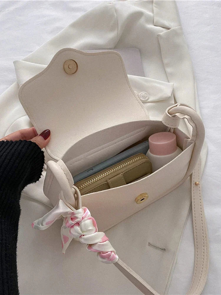 Retro Love Heart Shoulder Bag