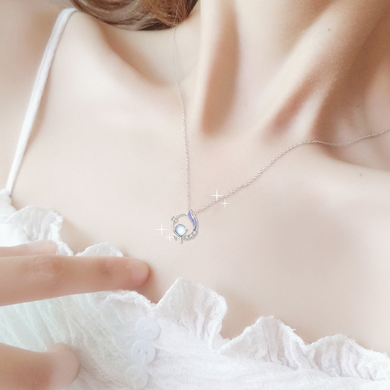 Silver Moonstone Pendant Necklace