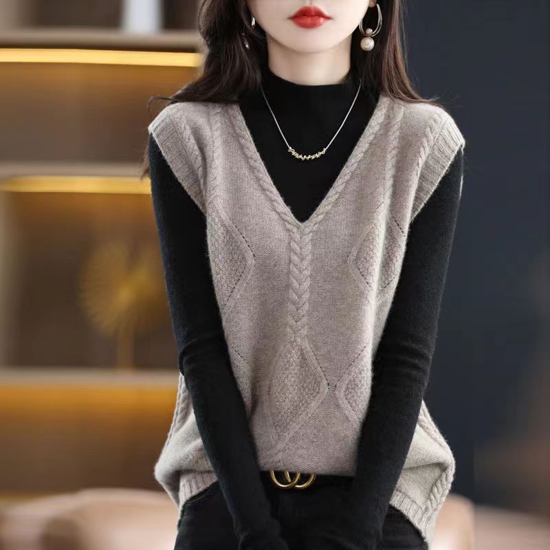 Loose V-neck Sweater Vest